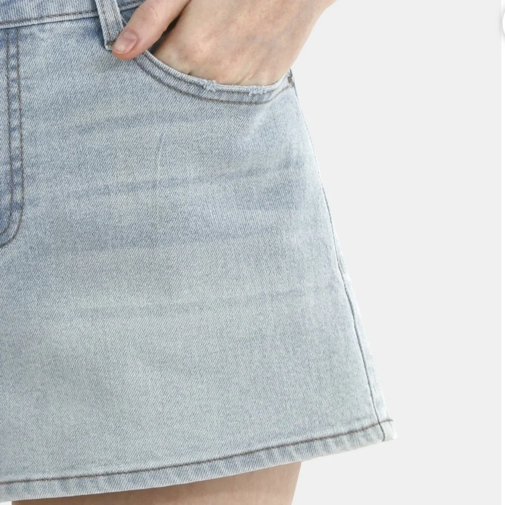 No Boundaries Women’s Denim Mom Shorts